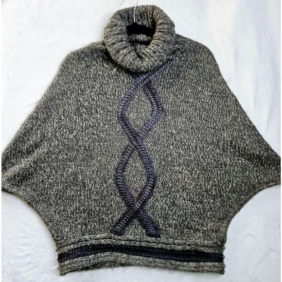 🦃 BCBGirls Gray Thick Sweater Poncho Shaw Turtle Neck Medium Winter Warm Cozy - Picture 1 of 12